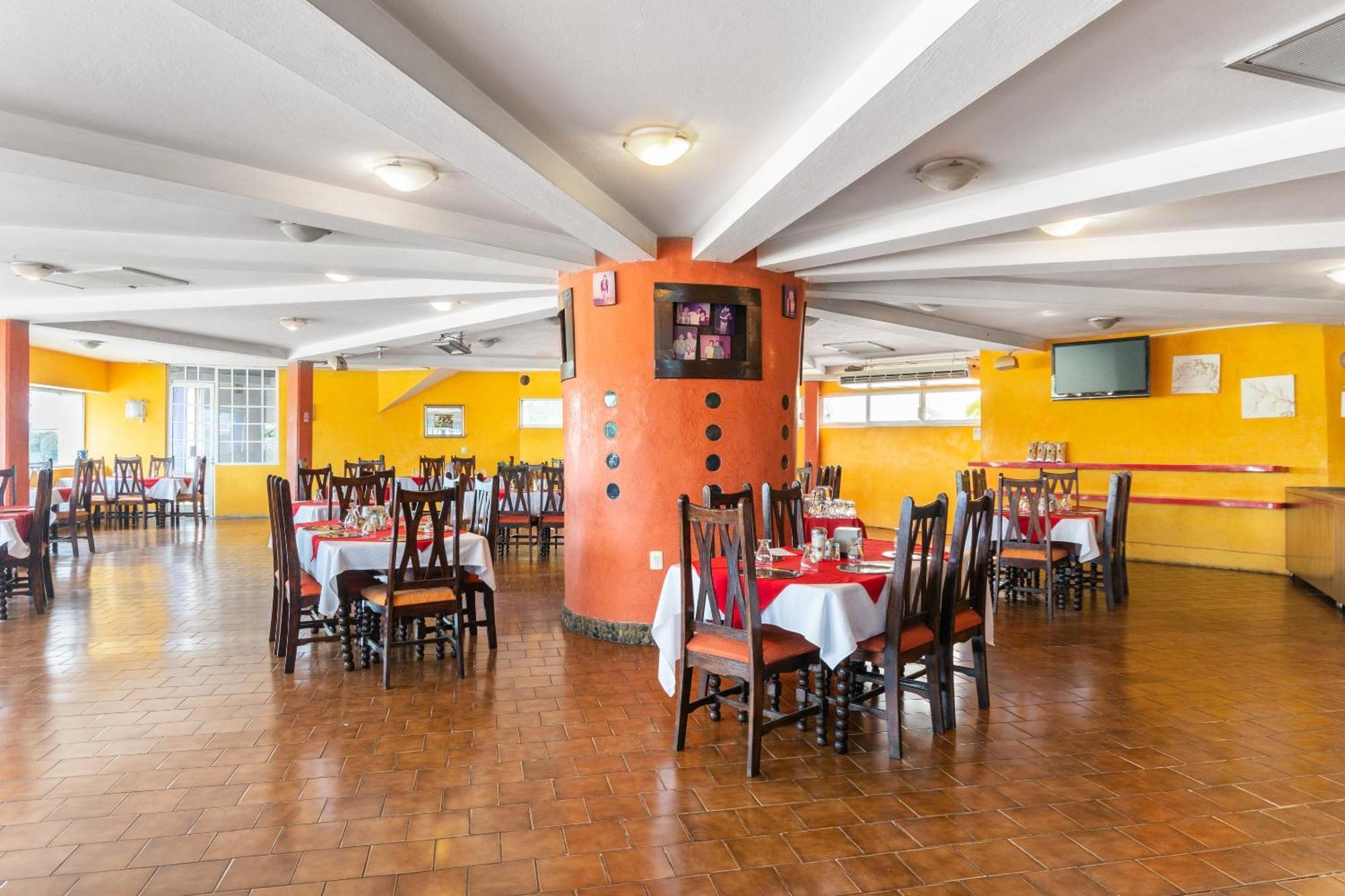 Oyo Hotel Casa Blanca Martínez de La Torre Zewnętrze zdjęcie