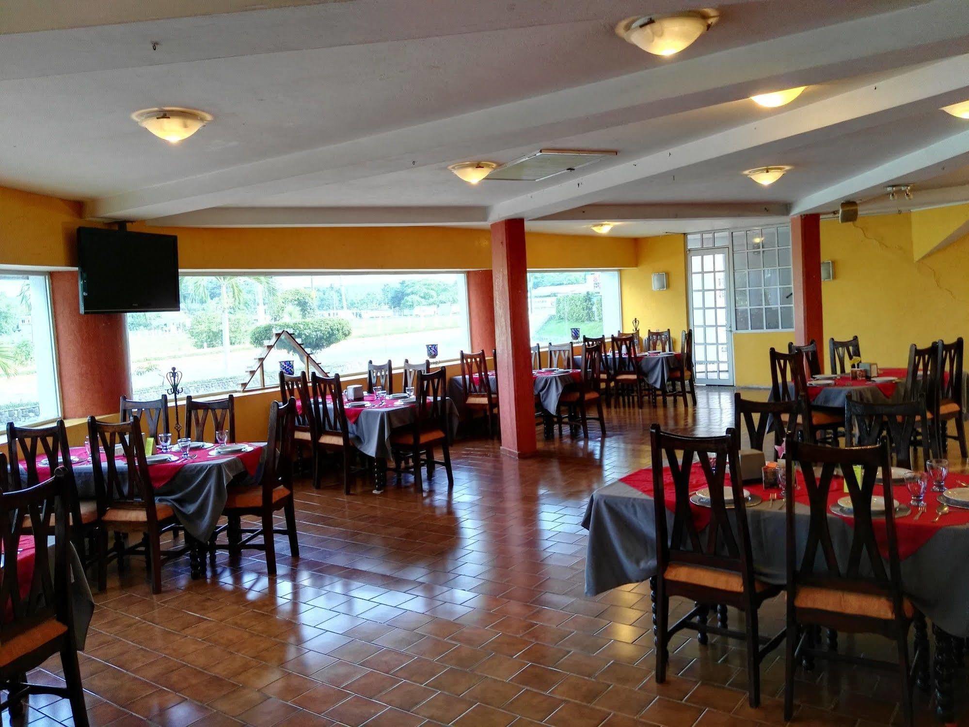 Oyo Hotel Casa Blanca Martínez de La Torre Zewnętrze zdjęcie